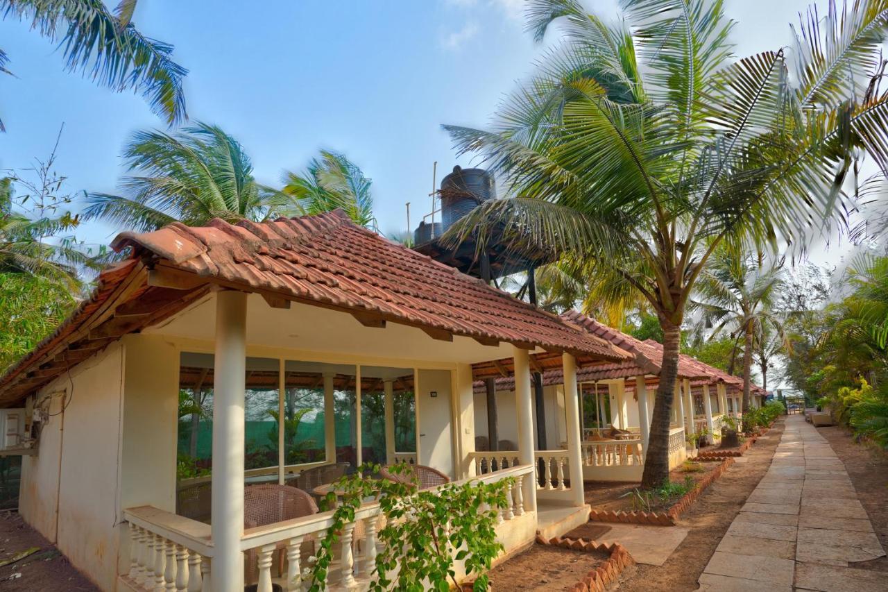 Morjim Holiday Beach Resort 外观 照片