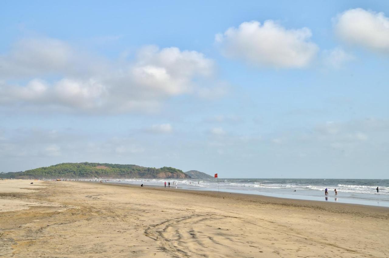 Morjim Holiday Beach Resort 外观 照片
