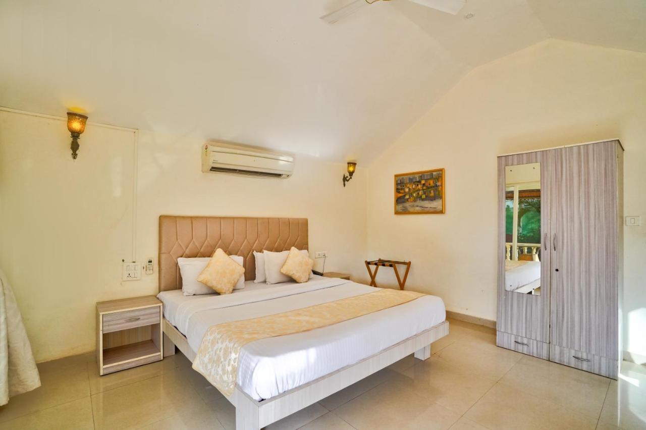Morjim Holiday Beach Resort 外观 照片