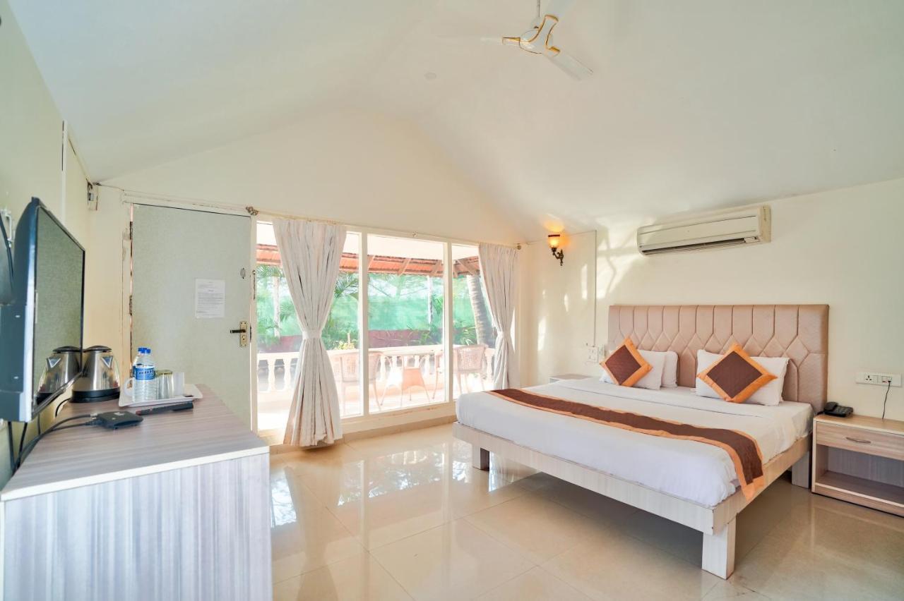 Morjim Holiday Beach Resort 外观 照片