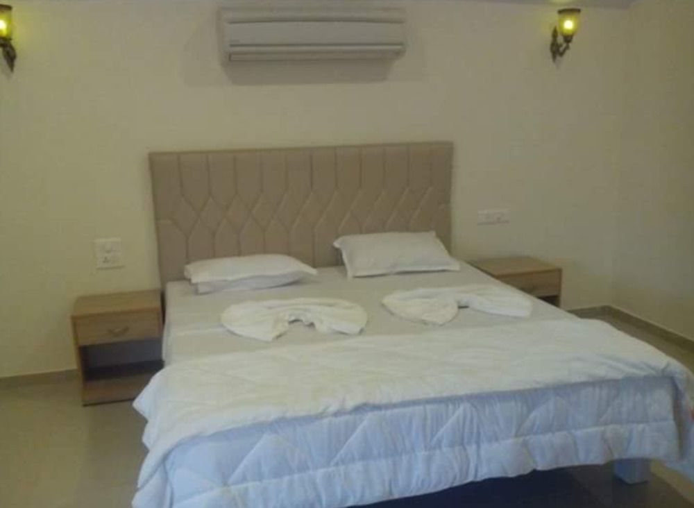 Morjim Holiday Beach Resort 外观 照片