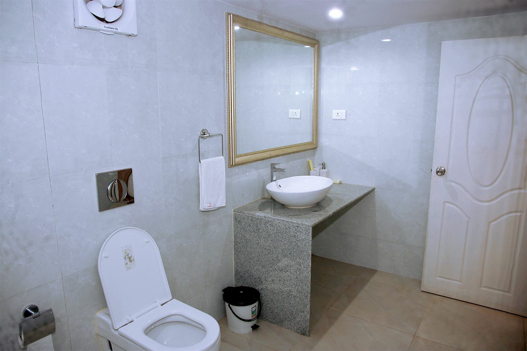 Morjim Holiday Beach Resort 外观 照片